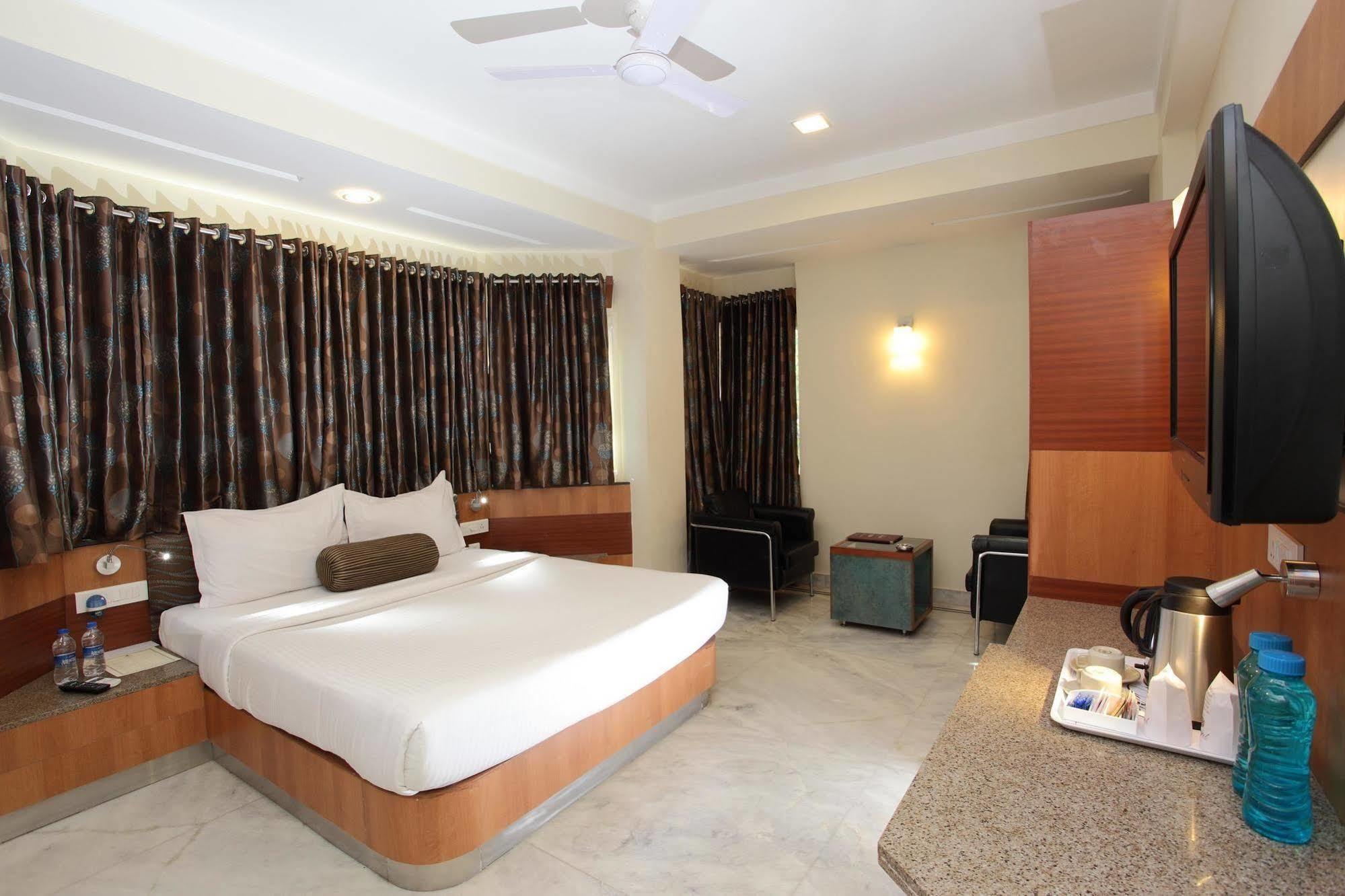 Hotel Dayal Udaipur Exterior photo