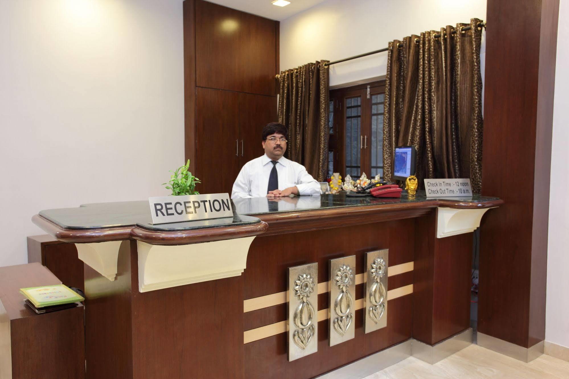 Hotel Dayal Udaipur Exterior photo