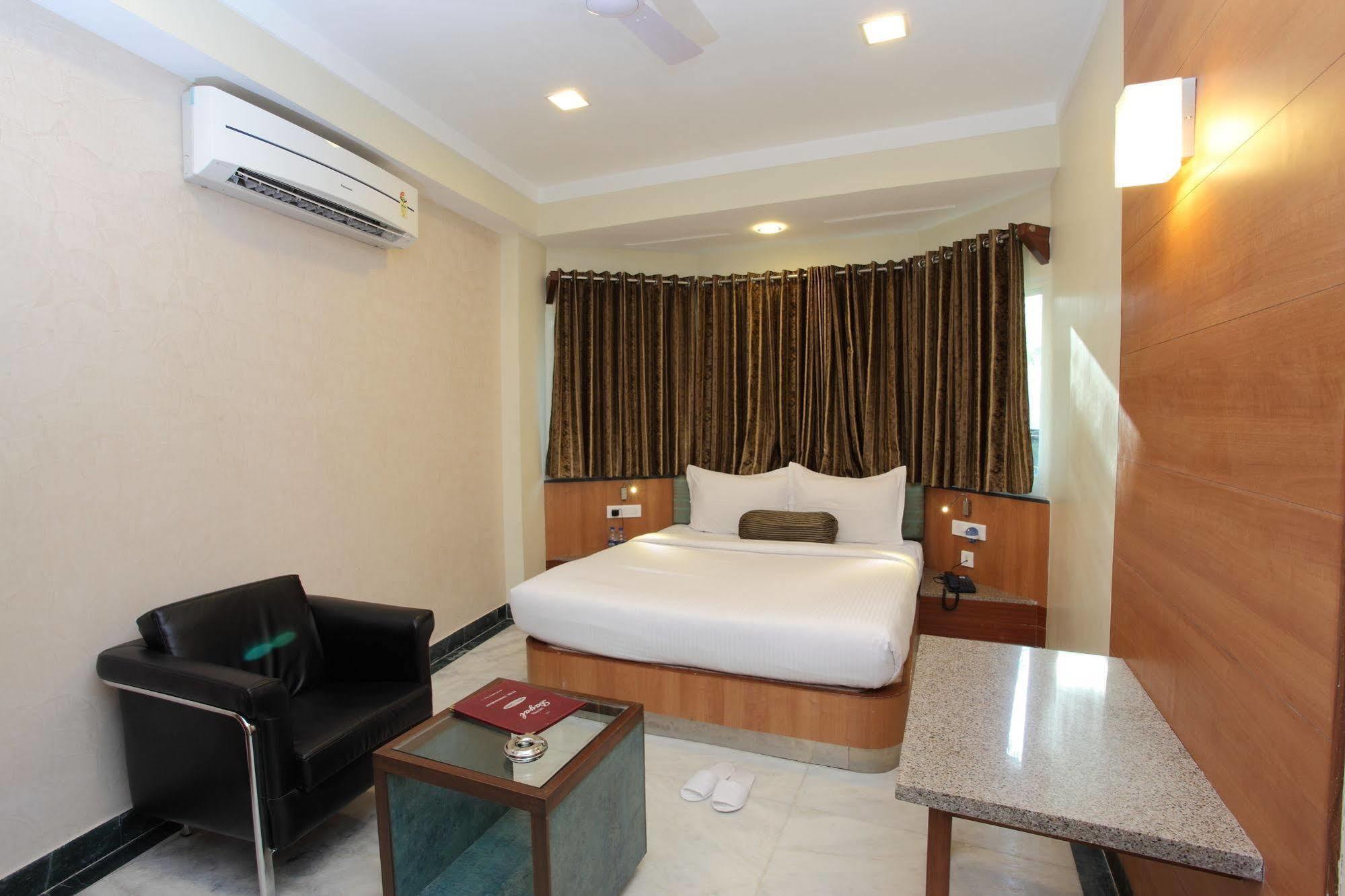Hotel Dayal Udaipur Exterior photo