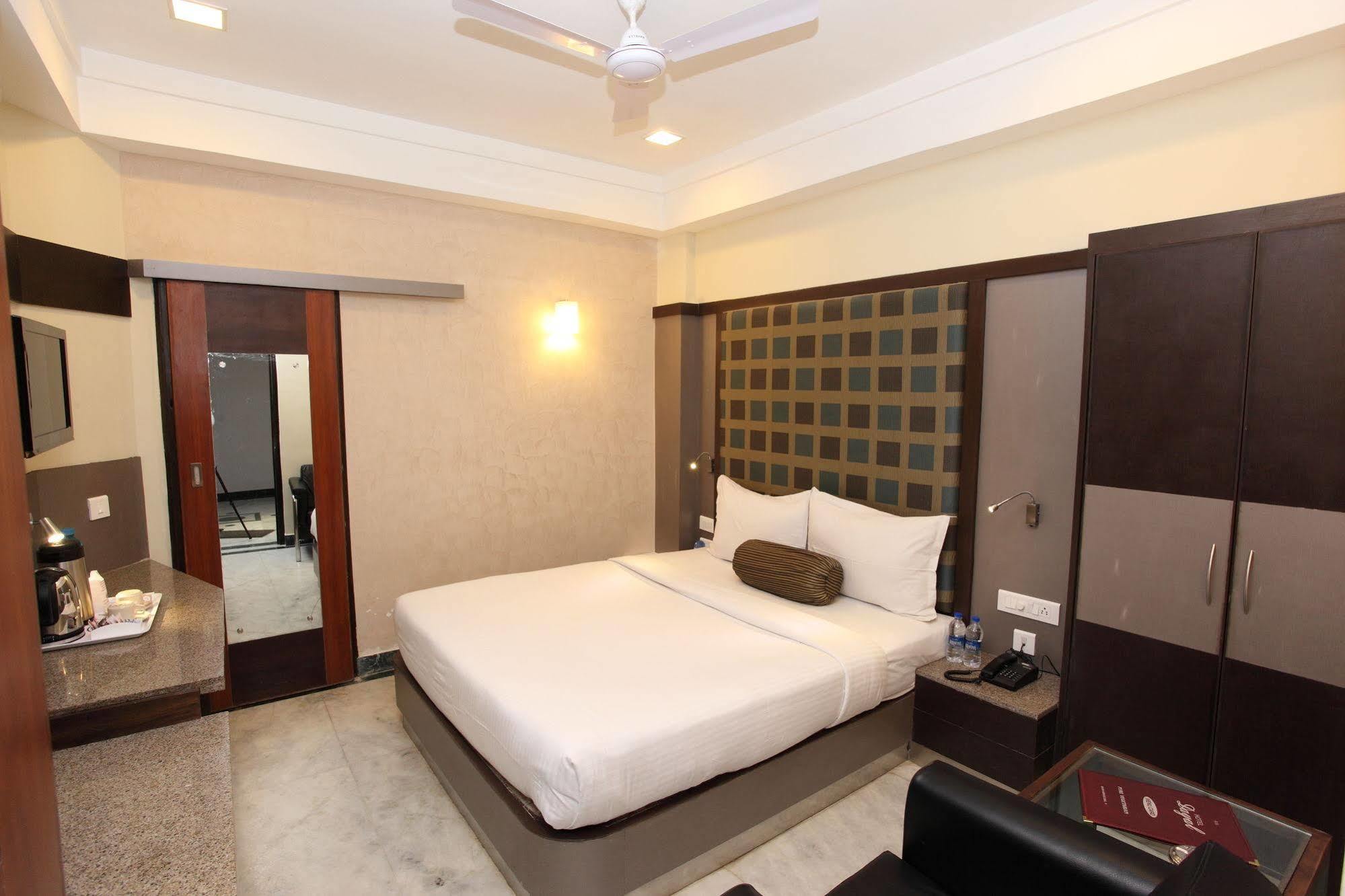 Hotel Dayal Udaipur Exterior photo